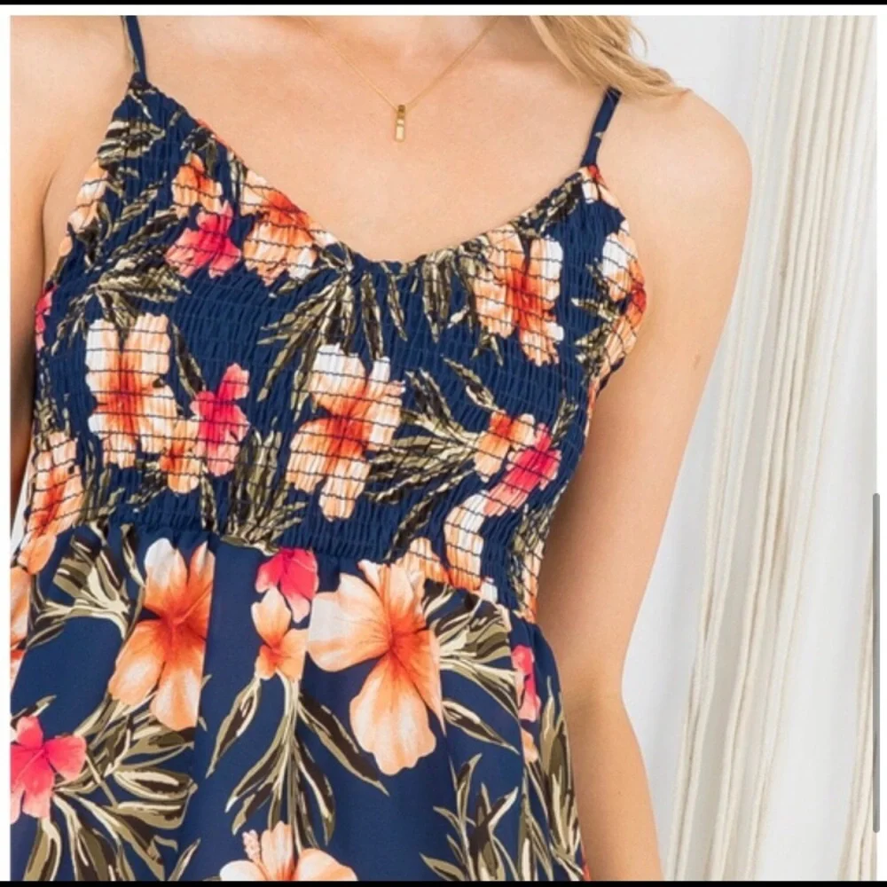 Tropical hibiscus Hawaiian women’s summer cute tank top shirt - Picture 4 of 4